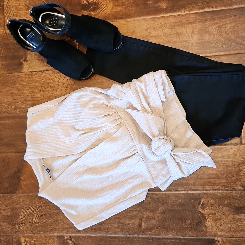 Express tie waist v-neck metallic tank - Picture 1 of 10